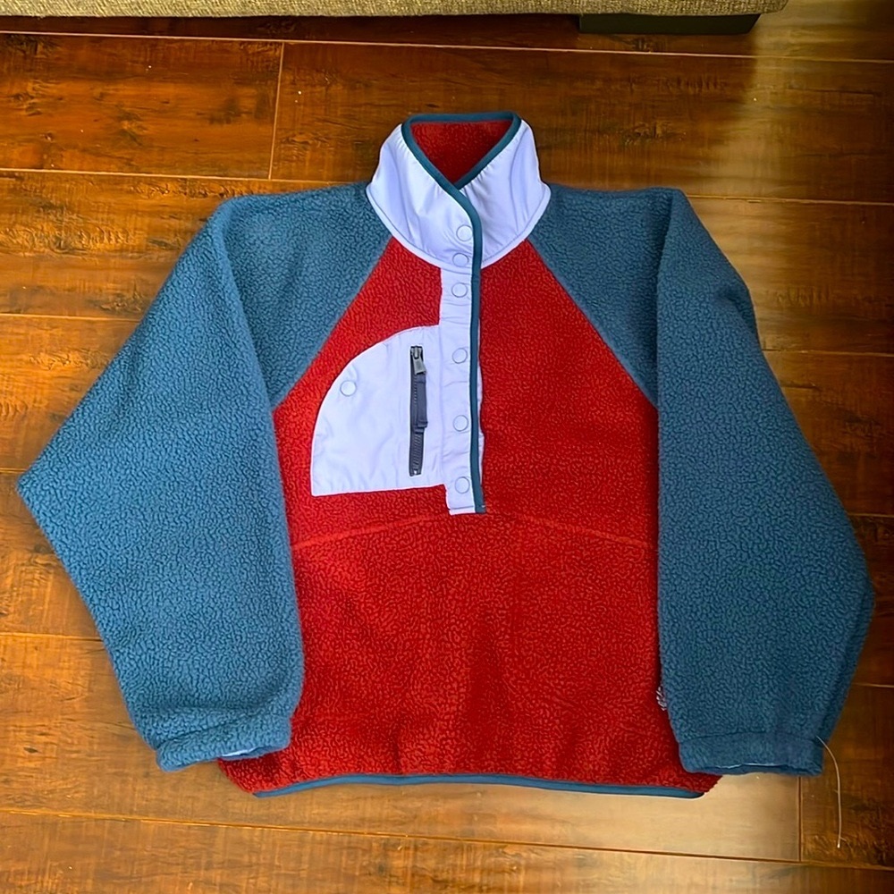 Free People Movement NWOT Hit the slopes color block  pullover.